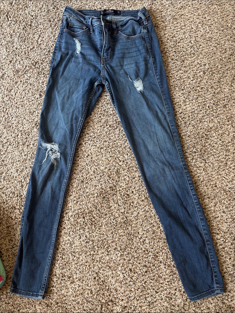 Hollister Midwash Ripped Skinny Jeans